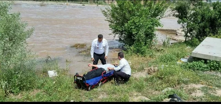 نجات جان مردی ۴۰ ساله پس از غرق‌شدگی در رودخانه دز
